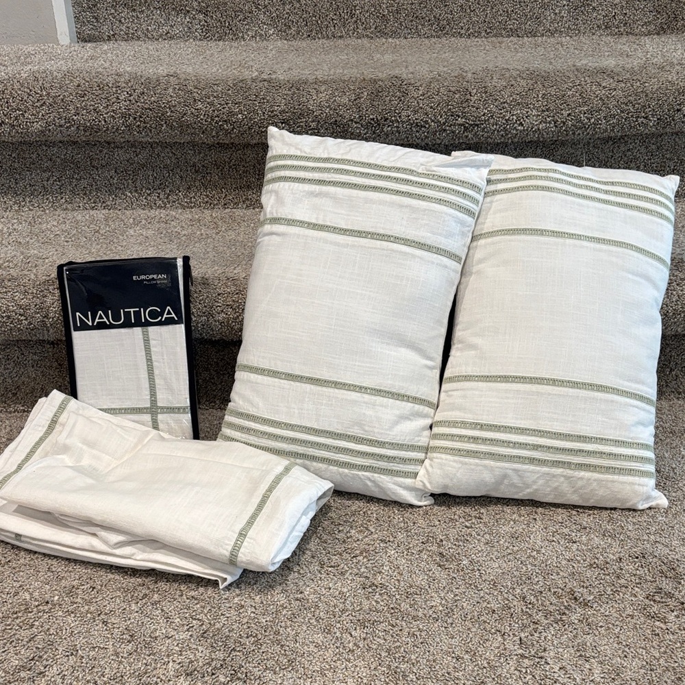 Nautica White and Green Pillow Set

4 Euro Pillow Shams & 2 Decorative Pillows